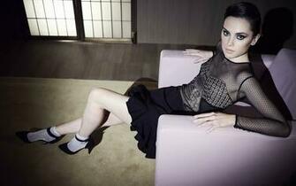 Daisy Ridley Wallpaper Style