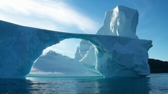 Iceberg Wallpaper