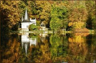Lake House Wallpaper