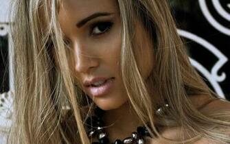 Beautiful Faces Wallpaper