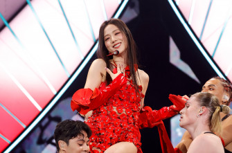 Jisoo At Coachella Rocked Out To Frank Ocean Yungblud Willow