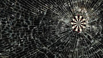 Bal Zs G Tz On Darts Background Dart Accessories