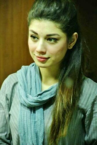 Sidra Batool Wallpaper
