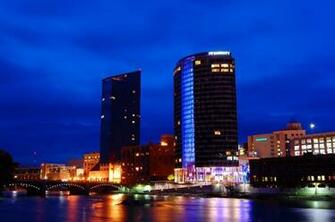 Grand Rapids Skyline By Golfiscool