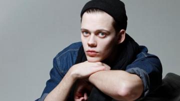 Young Actor Bill Skarsg Rd In A Black Hat Desktop Wallpaper