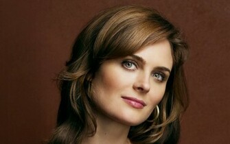 American Actress Emily Deschanel HD Wallpaper