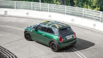 Mini Cooper HD Wallpaper British Racing Green Goes Well