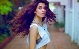 Sarah Jane Dias Indian Actress HD Wallpaper StylishHDwallpaper