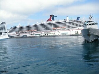 Cruise Ships Wallpaper