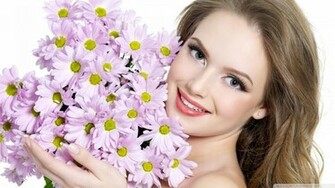 Smiling Beautiful Girl Wallpaper