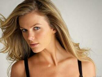 Brooklyn Decker Wallpaper