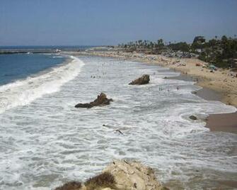 Corona Del Mar Beach California Ucicsboy Wallpaper