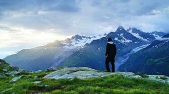 Tree Peak Mountaineering Man Cloud