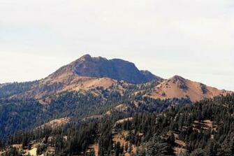 Brokeoff Mountain Lassen Volcanic National Park 4k Wallpaper