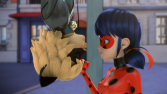 Ladybug And Cat Noir Kiss Wallpaper