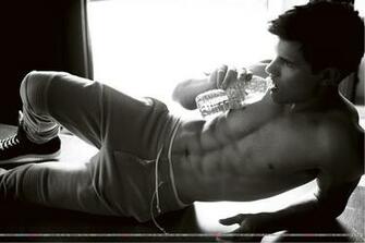 Taylor Lautner Shirtless Wallpaper