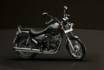 Aquila Vs Avenger Street Royal Enfield