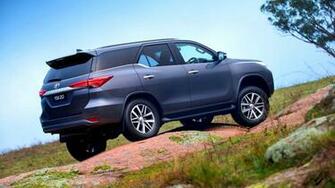Toyota Fortuner X Close