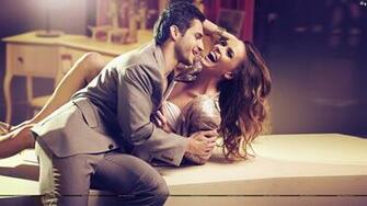 Romantic Couple Santabanta Wallpaper