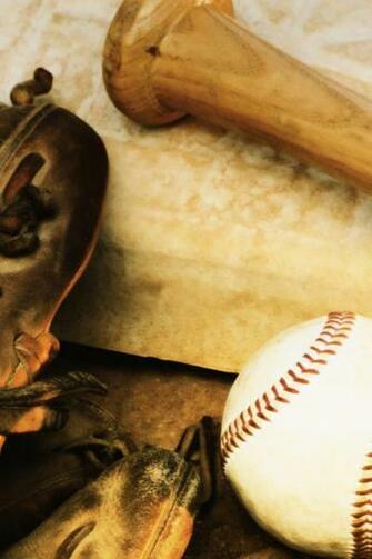 Ball And Baseball Bat 3w Jpg Les Wallpaper iPhone Du Jour