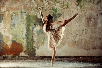 Alf Img Showing Contemporary Dance Wallpaper
