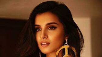 Tara Sutaria Wallpaper HD Background Image Pics Photos