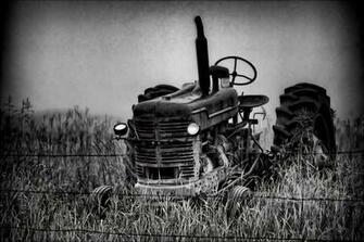 Old Tractor Farm HD Wallpaper