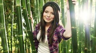 Miranda Cosgrove Nice HD Wallpaper For Desktop
