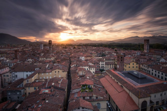 Building Sunrise House Lucca Italy Tuscany Man Made Town HD Wallpaper