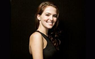 Beautiful HD Zoey Deutch Wallpaper HDwallsource