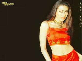 Karishma Kapoor Full HD Wallpaper New Santa Banta