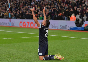 Pablo Fornals Pointing Sky Wallpaper