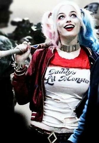 Robbie As Harley Quinn On Set Of Suicide Squad Wallpaper Photos
