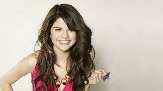Selena Gomez HD Wallpaper