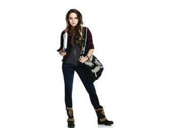 Elizabeth Gillies Wallpaper