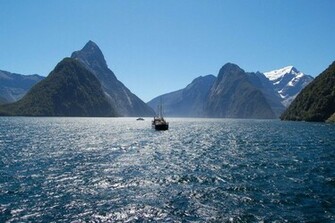 Milford Sound Desktop Wallpaper