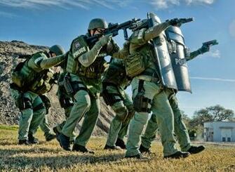 Swat Team Police Crime Emergency Weapon Gun Wallpaper