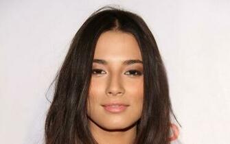 Gorgeous Brunette HD Wallpaper