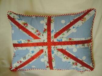 Evans Spot Cath Kidston Wallpaper