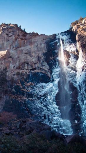 HD Montain Valley iPhone Wallpaper
