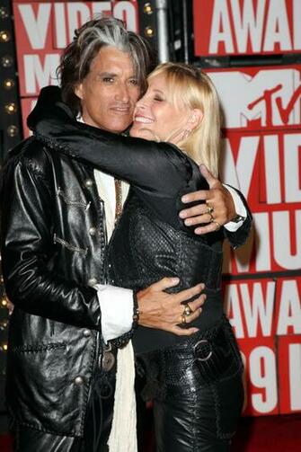 Joe Perry Wife Billie Imgkid The Image Kid Has It
