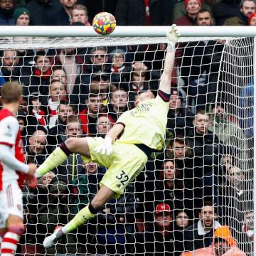B R Football On Aaron Ramsdale Makes Saves Look Picture