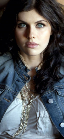 Best Alexandra Daddario iPhone X HD Wallpaper