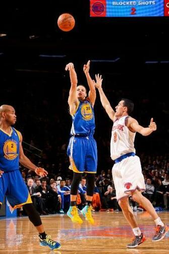 Stephen Curry Shooting The Art Mad Wallpaper