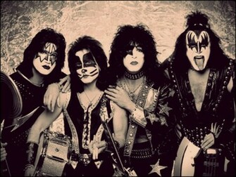 Kiss Wallpaper