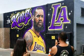 Los Angeles Lakers Fans Have A Serious Lebron James Problem