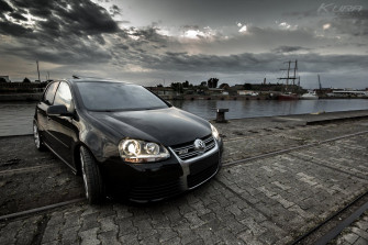 Dramatic Golf V R32 Wallpaper