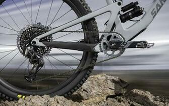 Sram Launches Wireless Eagle Axs Drivetrains And Rockshox Reverb