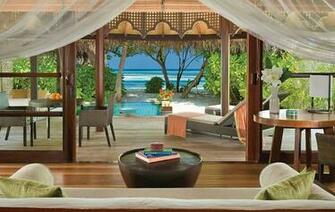 Bungalow Wallpaper