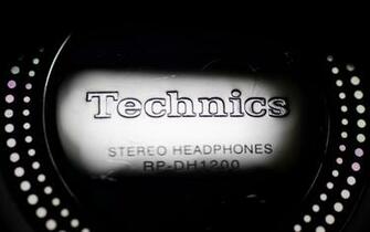 Technics Wallpaper Diymid